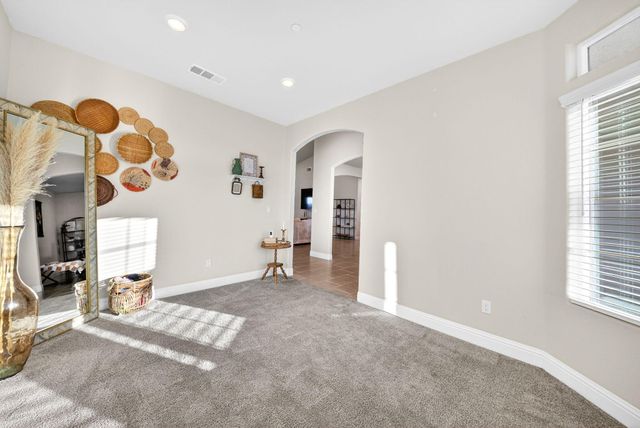 1727 Softwind Drive, Tulare, CA 93274