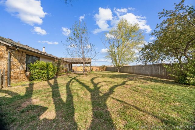 1401 W Albuquerque Street, Broken Arrow, OK 74011