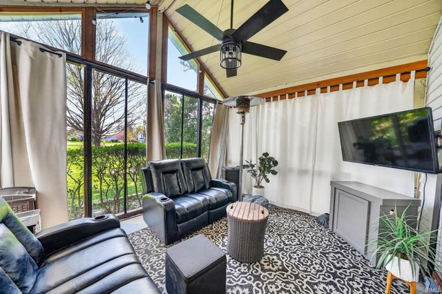 15610 Durham Way, Granger, IN 46530