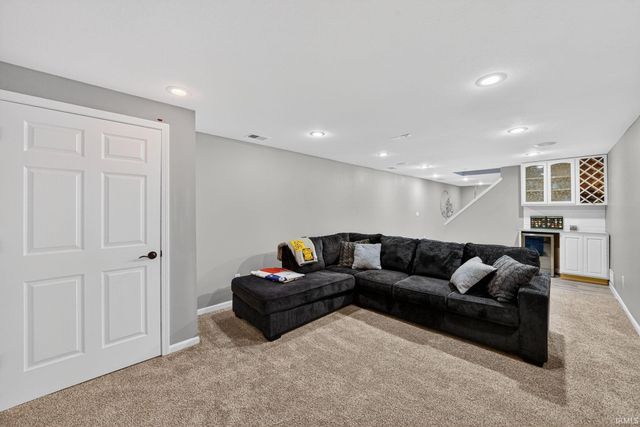 15610 Durham Way, Granger, IN 46530