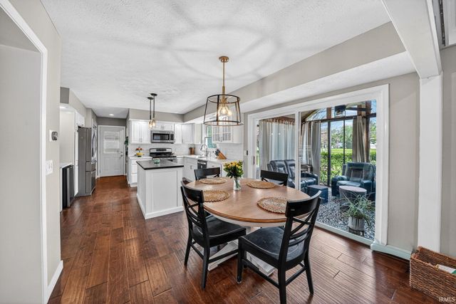 15610 Durham Way, Granger, IN 46530