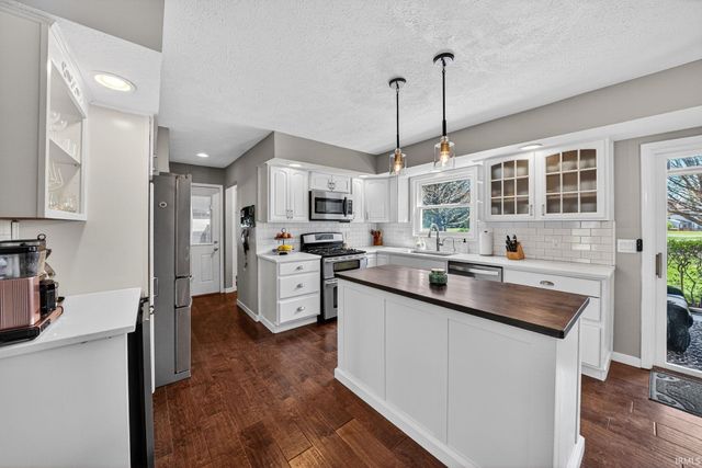 15610 Durham Way, Granger, IN 46530