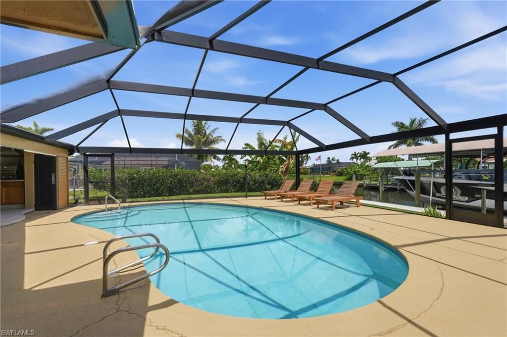 418 Avalon DR, CAPE CORAL, FL 33904 — exterior