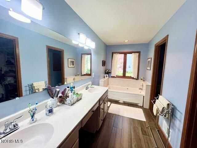 526 Kitlou Court, Holland, OH 43528