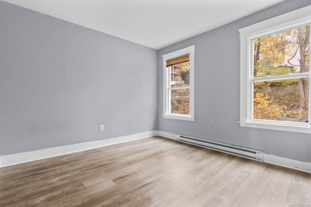 33 Albert Place, Waterbury, CT 06702