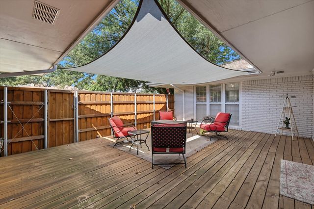 300 E Main Street, Whitesboro, TX 76273