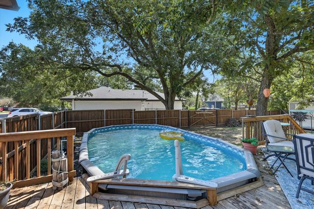 300 E Main Street, Whitesboro, TX 76273
