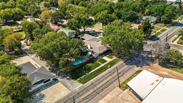 300 E Main Street, Whitesboro, TX 76273