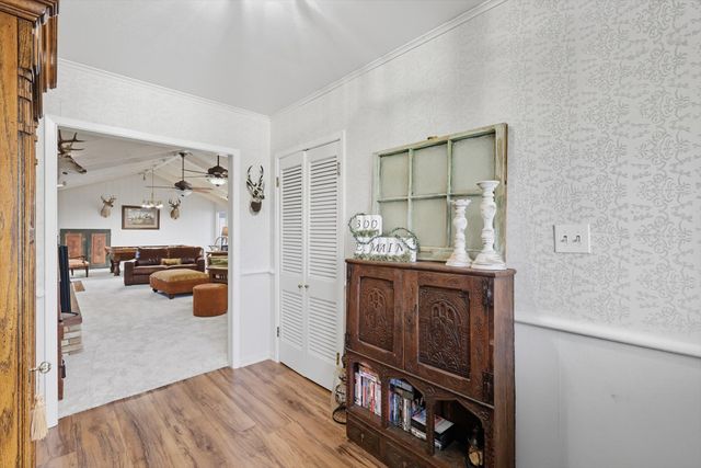 300 E Main Street, Whitesboro, TX 76273