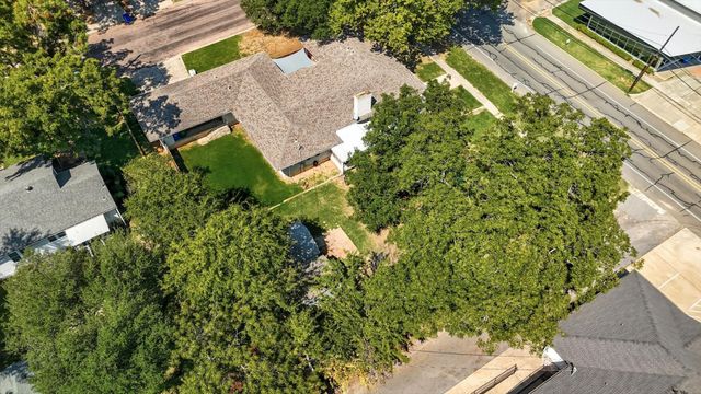 300 E Main Street, Whitesboro, TX 76273