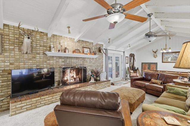 300 E Main Street, Whitesboro, TX 76273