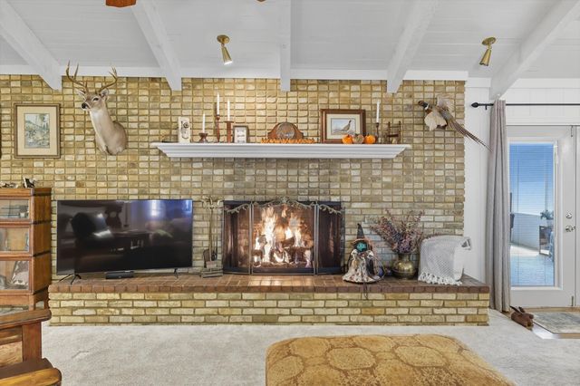 300 E Main Street, Whitesboro, TX 76273