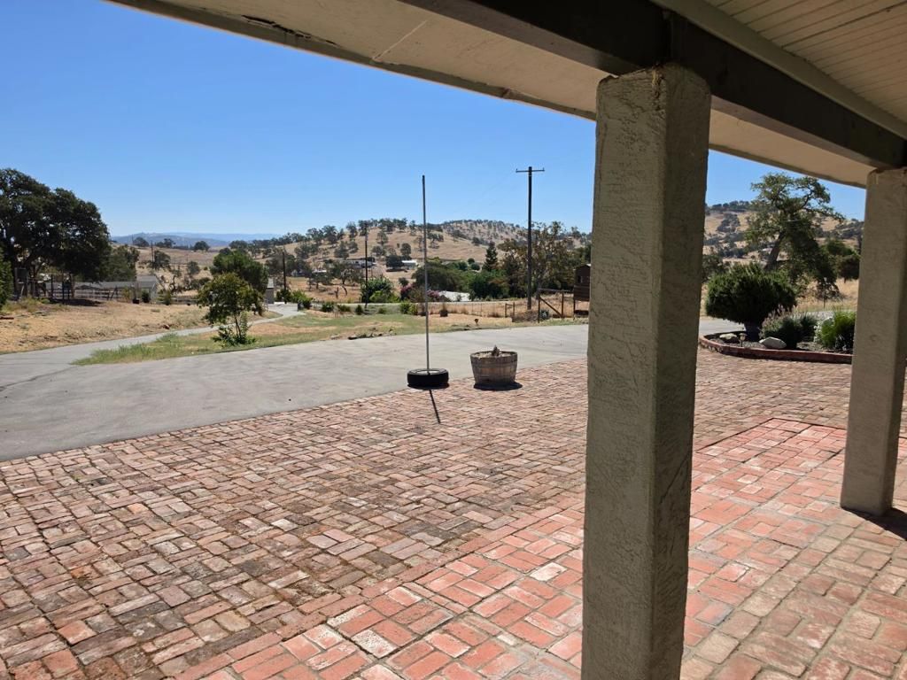 Image 4 of property listing at 10383 Jalapa Way, La Grange, CA 95329