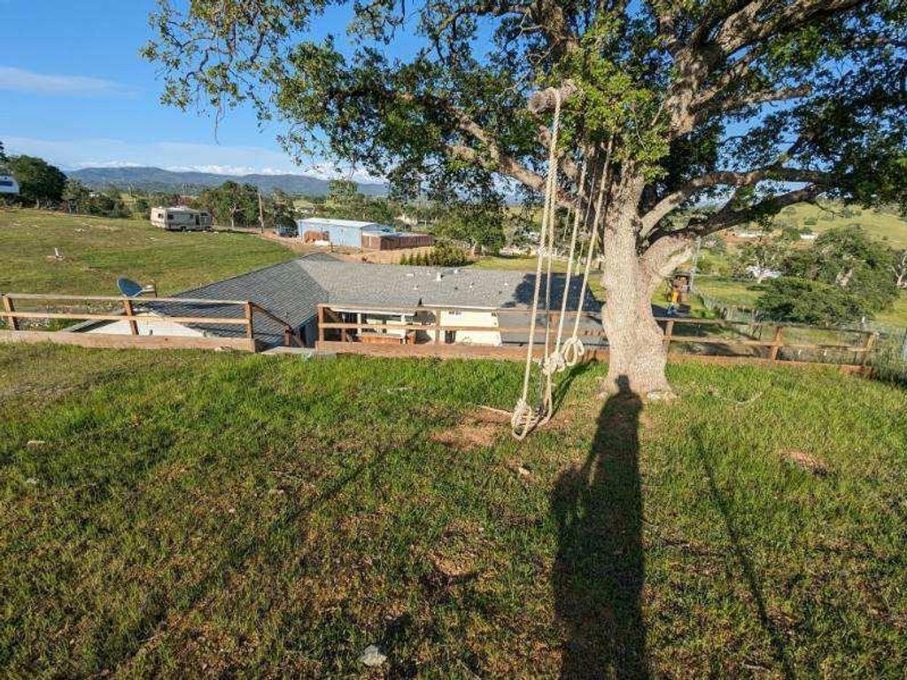 Image 9 of property listing at 10383 Jalapa Way, La Grange, CA 95329