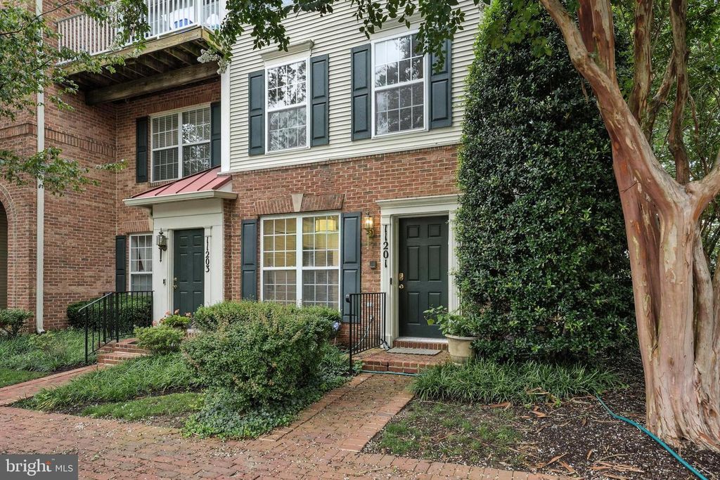 11201 EDSON PARK PL #44, Rockville, MD 20852