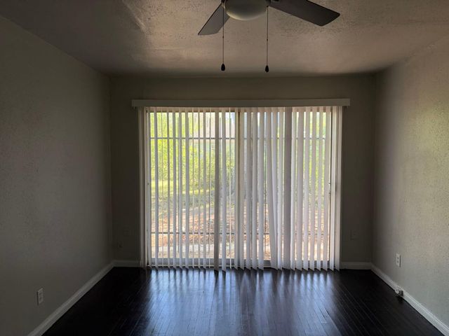 5782 Belcrest Street, Houston, TX 77033