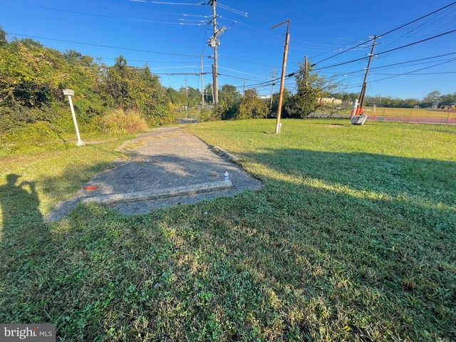 5211 MARLBORO PIKE, Capitol Heights, MD 20743
