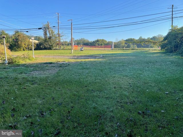 5211 MARLBORO PIKE, Capitol Heights, MD 20743