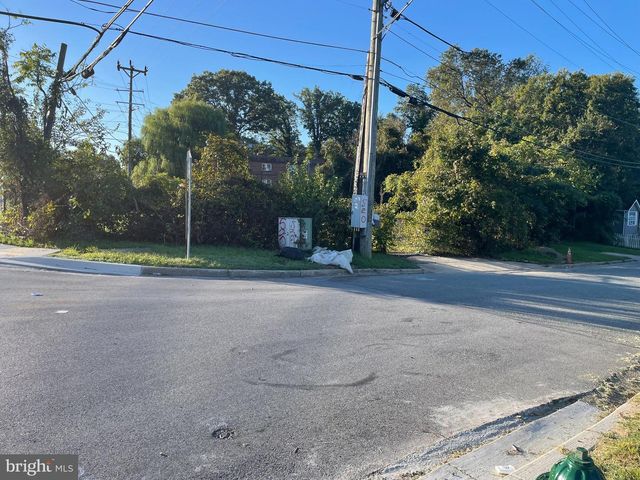 5211 MARLBORO PIKE, Capitol Heights, MD 20743