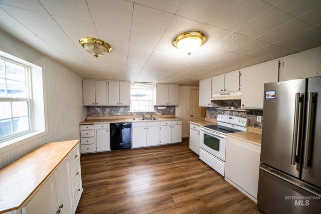 710 S D Street, Grangeville, ID 83530