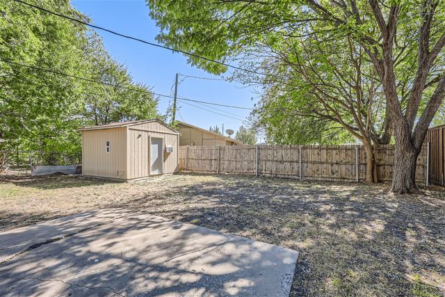 1018 S Murray Street, Mckinney, TX 75069