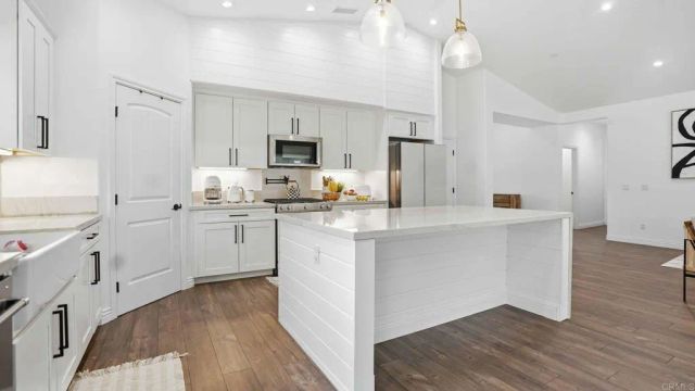 9391 Los Coches Road, Lakeside, CA 92040