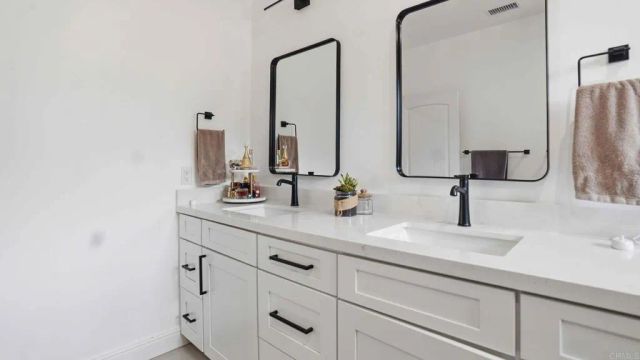 9391 Los Coches Road, Lakeside, CA 92040