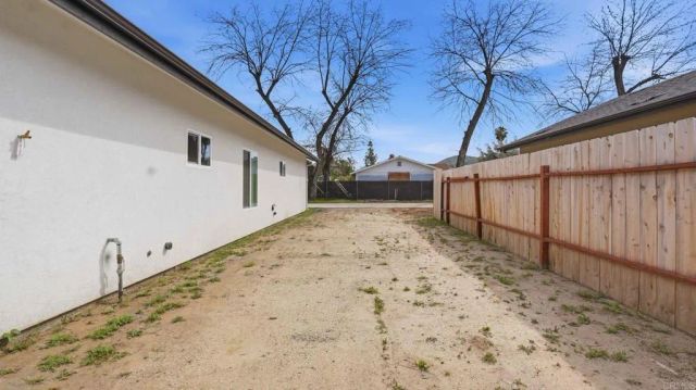 9391 Los Coches Road, Lakeside, CA 92040