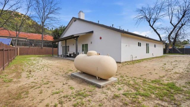 9391 Los Coches Road, Lakeside, CA 92040