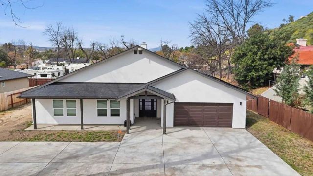 9391 Los Coches Road, Lakeside, CA 92040
