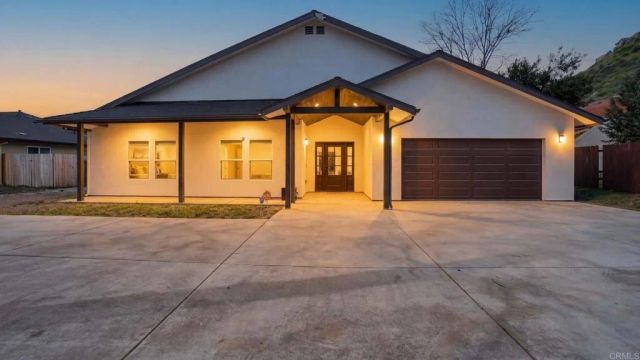 9391 Los Coches Road, Lakeside, CA 92040