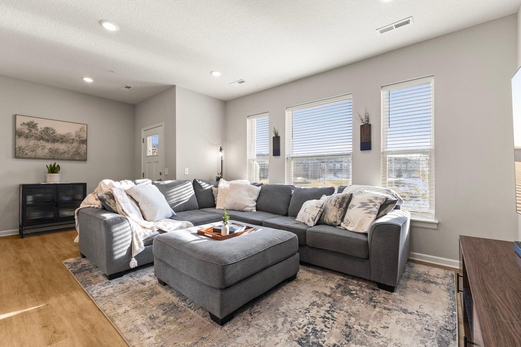 14540 Twin Lakes Circle, Burnsville, MN 55306 — photo 3