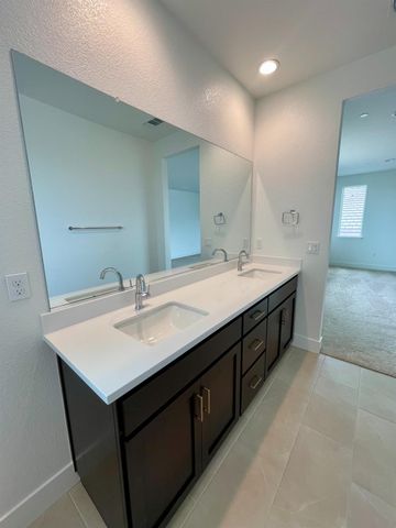 9097 Black Opal Cir, Roseville, CA 95747