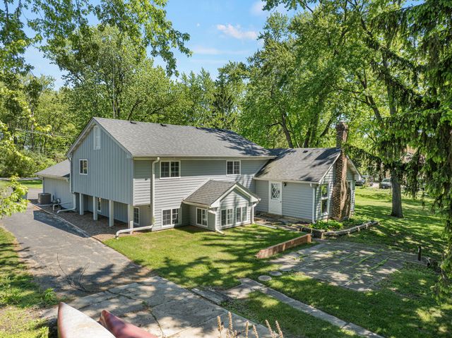 52 Deerpath Road, Deer Park, IL 60010