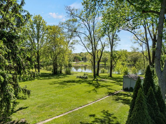 52 Deerpath Road, Deer Park, IL 60010