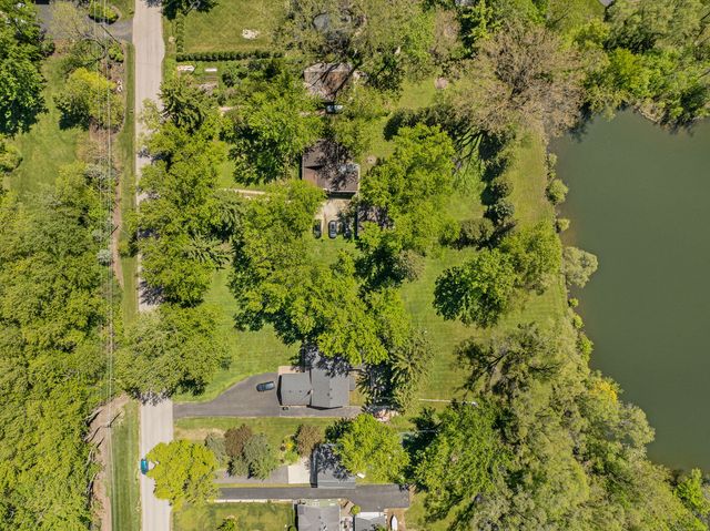 52 Deerpath Road, Deer Park, IL 60010