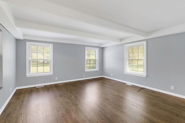52 Deerpath Road, Deer Park, IL 60010
