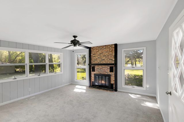 52 Deerpath Road, Deer Park, IL 60010