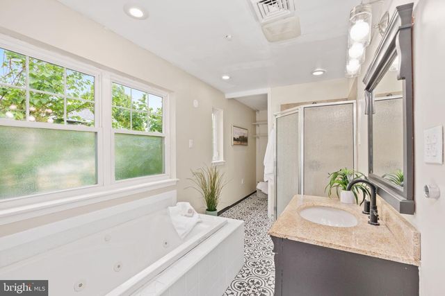 408 SUMMIT AVE, Fort Washington, PA 19034