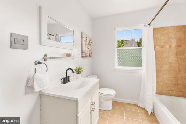 408 SUMMIT AVE, Fort Washington, PA 19034