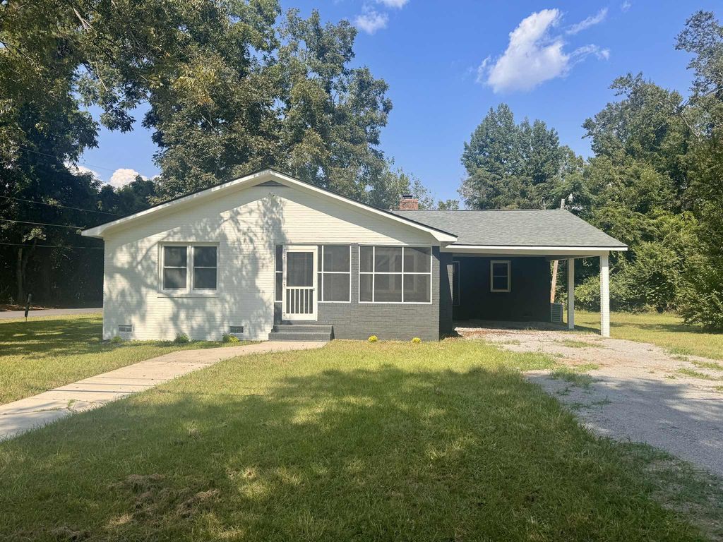 200 Roosevelt Drive, Saint Stephen, SC 29479