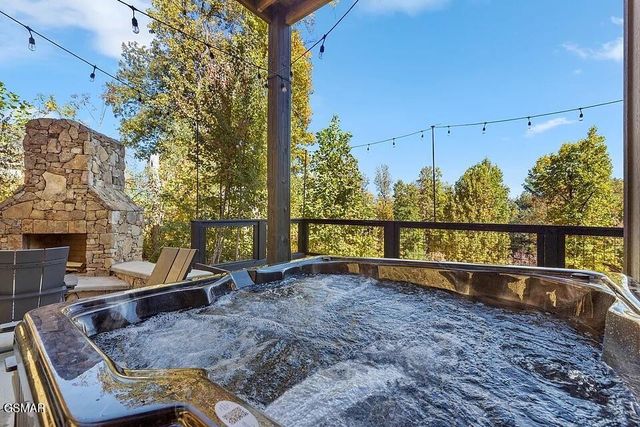 741 Chestnut Drive, Gatlinburg, TN 37738