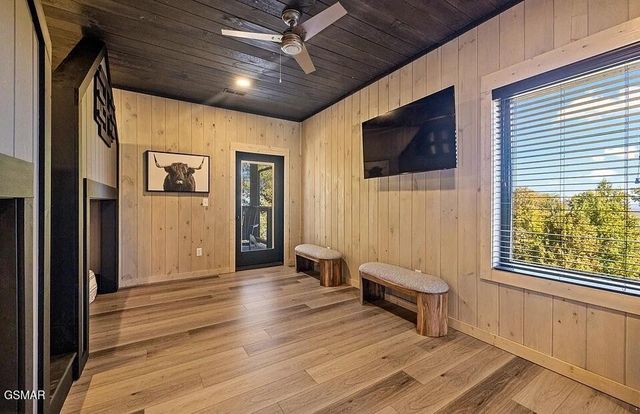 741 Chestnut Drive, Gatlinburg, TN 37738