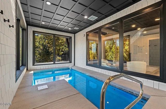 741 Chestnut Drive, Gatlinburg, TN 37738
