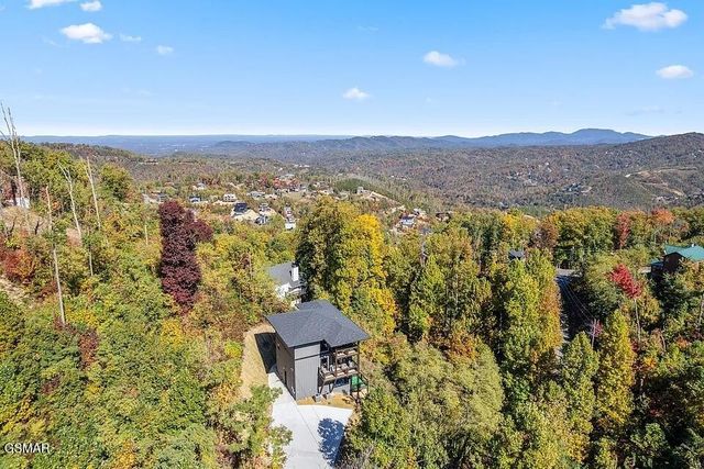 741 Chestnut Drive, Gatlinburg, TN 37738
