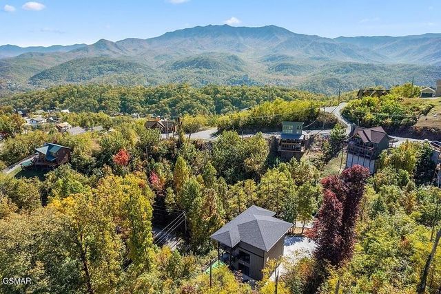 741 Chestnut Drive, Gatlinburg, TN 37738