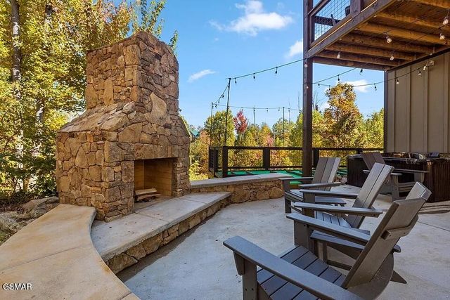 741 Chestnut Drive, Gatlinburg, TN 37738