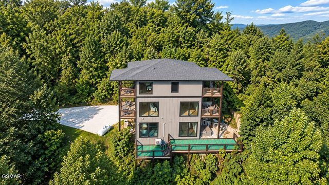 741 Chestnut Drive, Gatlinburg, TN 37738