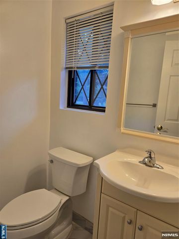 18 Linwood Avenue T008, Cresskill, NJ 07626