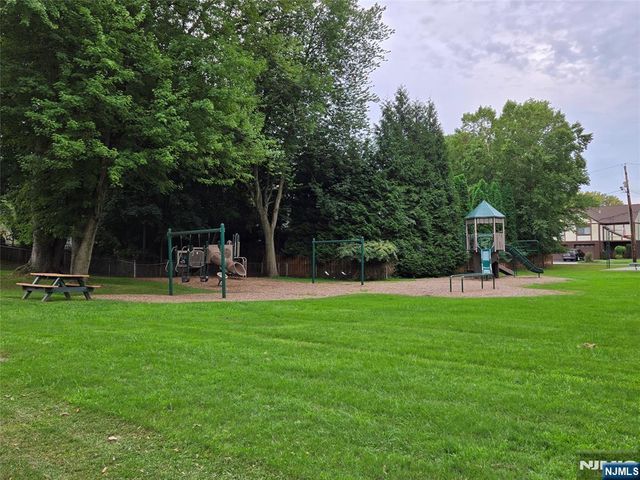 18 Linwood Avenue T008, Cresskill, NJ 07626